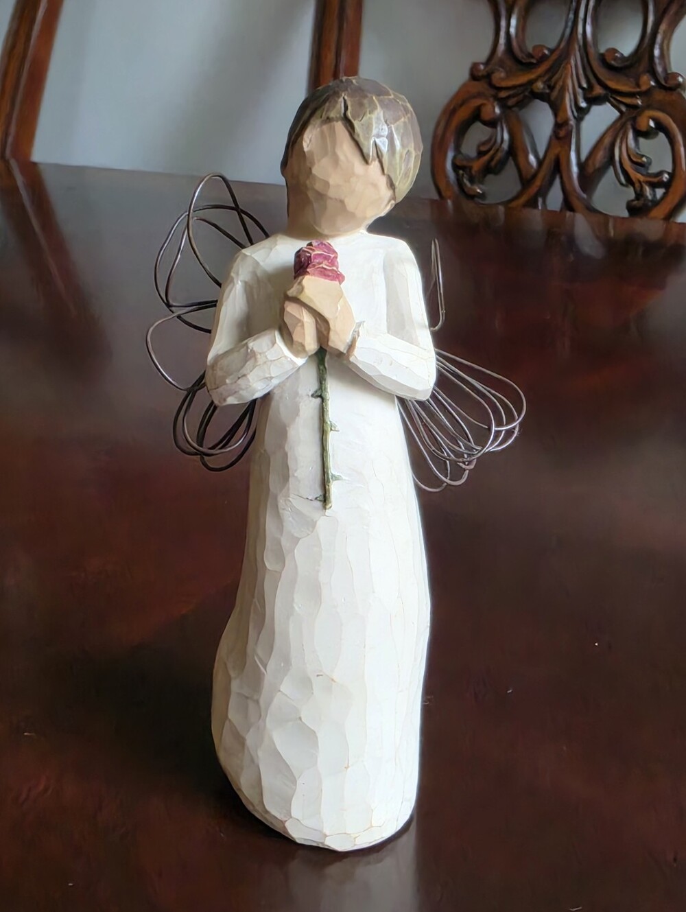 Willow Tree 2002 "Loving Angel" figurine By Susan Lordi